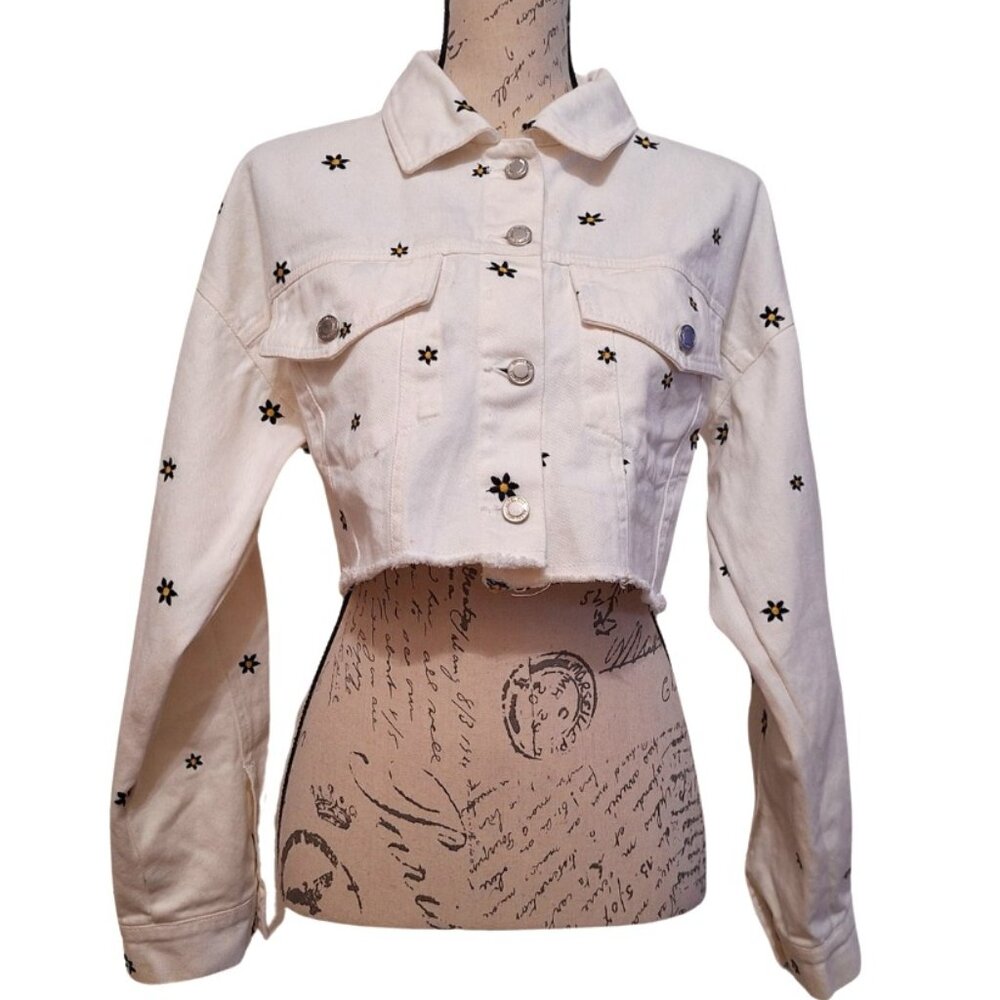 NWOT Angel Kiss White Cropped Denim Jacket‎ w/ Embroidered Daisies Raw Hem Small